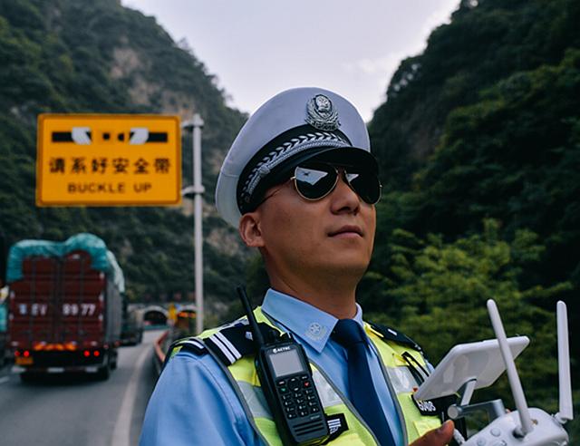 高速交警辅警的一天,高速交警上班的一天