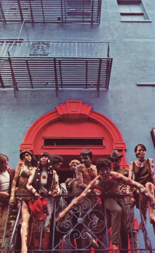 草间弥生本人,草间弥生个人简介