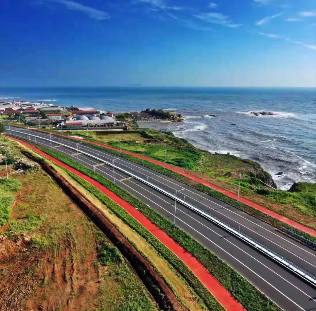 蓬莱的绿色大海,蓬莱的海滨路