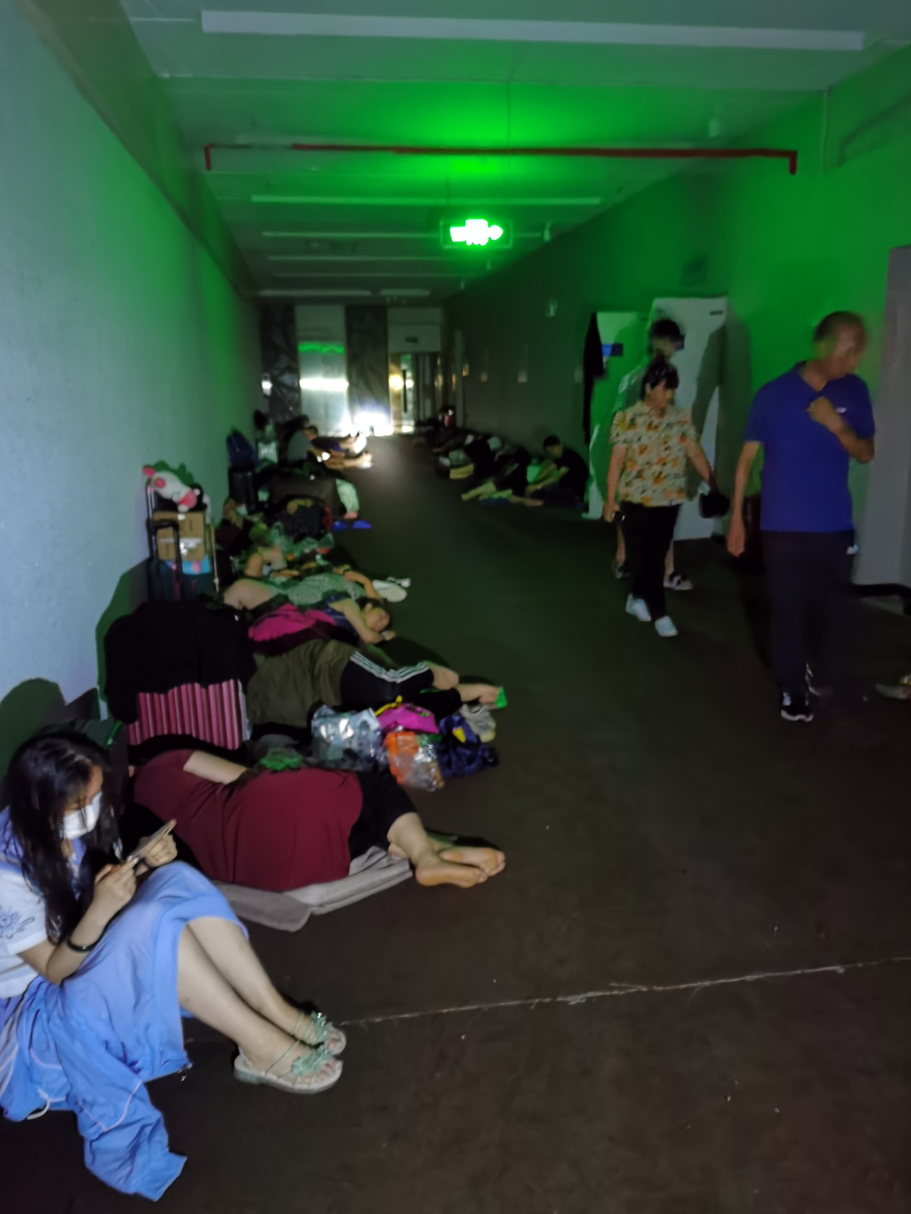 郑州酒店雨夜涨价到2888致歉,郑州暴雨火车站附近酒店涨价