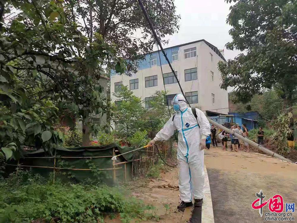 驰援河南抗疫医务人员救护车队,医院抗疫队伍支援疫区