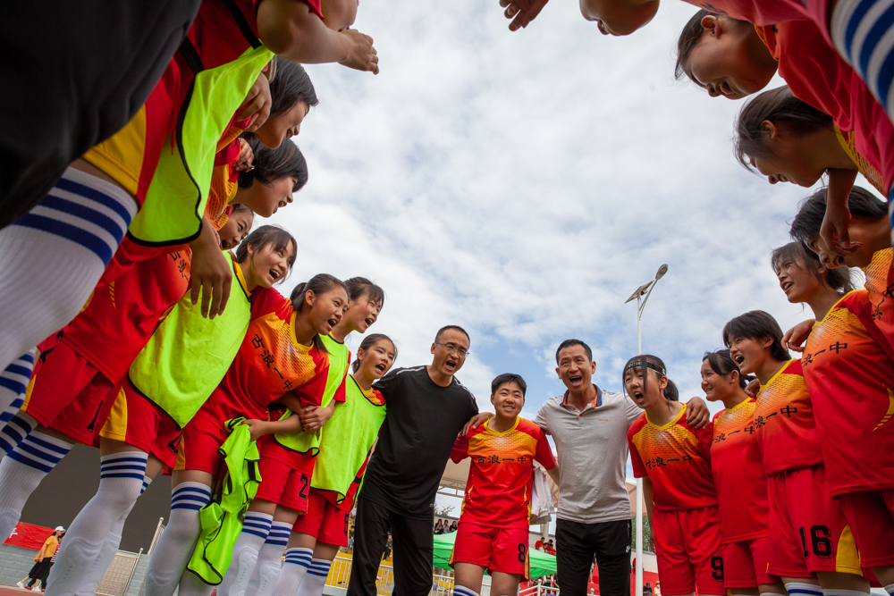 足球赛场上的催泪时刻,感动足球场上落泪的瞬间