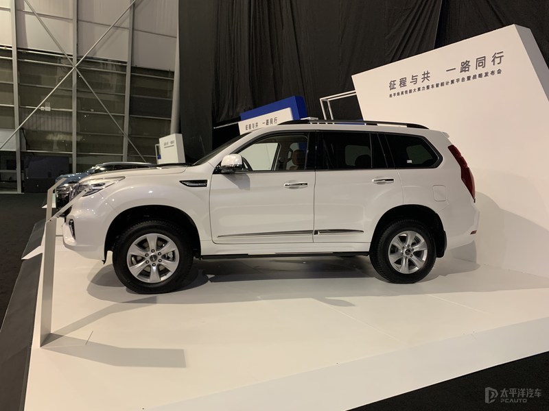 新款起亚嘉华实车曝光,2022丰田皇冠陆放豪华版图片