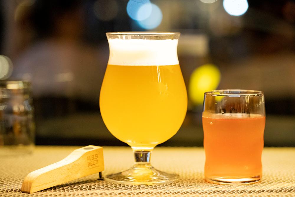 火锅、糖油果子、甜皮鸭、辣椒面......这些在成都酒吧喝的酒，yyds