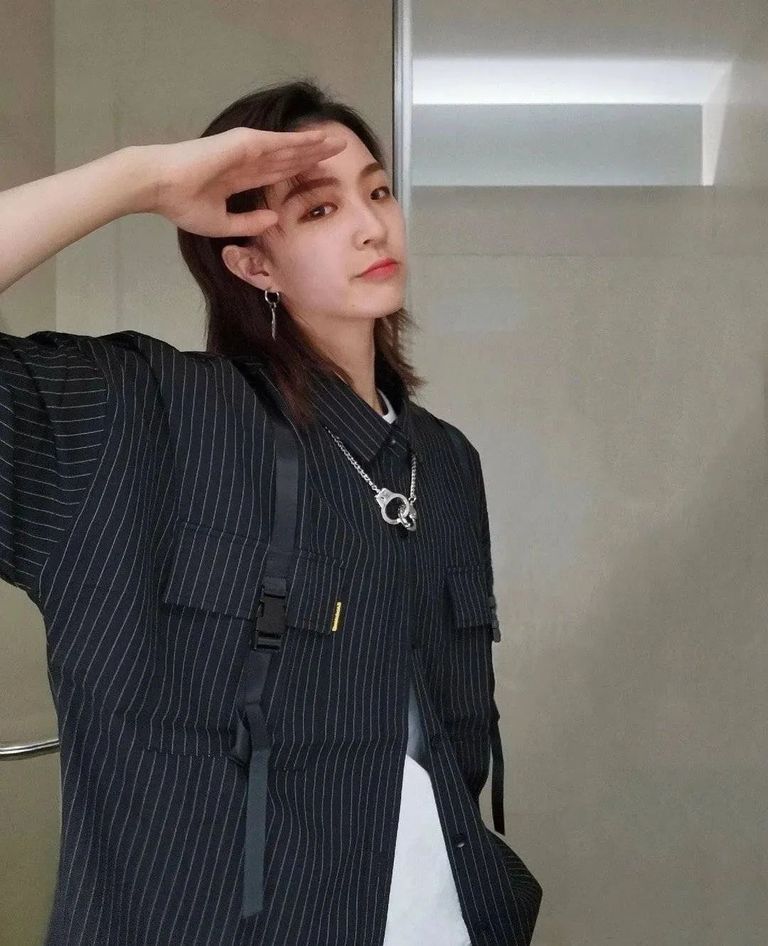 运动员穿的衣服品牌,之前运动员都穿什么品牌