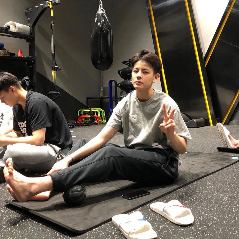 运动员都这么会选腕表了吗,中国运动员穿什么品牌衣服