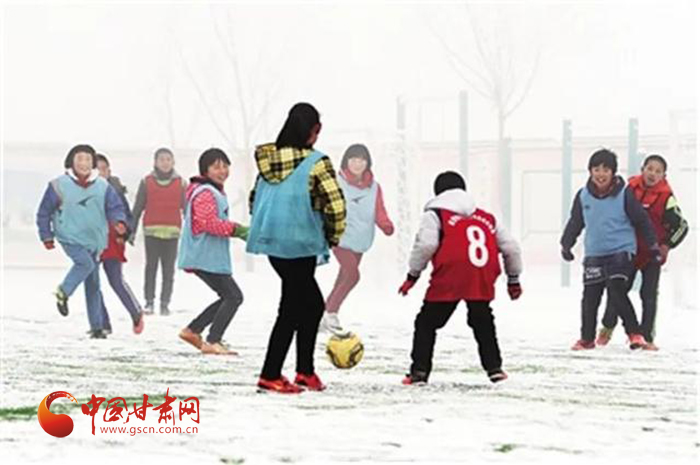 兰州榆中中连川小学足球,榆中县中连川小学vs兰化一校