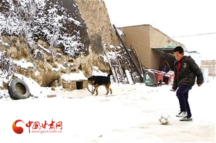 兰州榆中中连川小学足球,榆中县中连川小学vs兰化一校