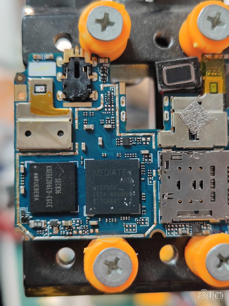 iphone13芯片级拆解,iphone13真的只要1000块吗