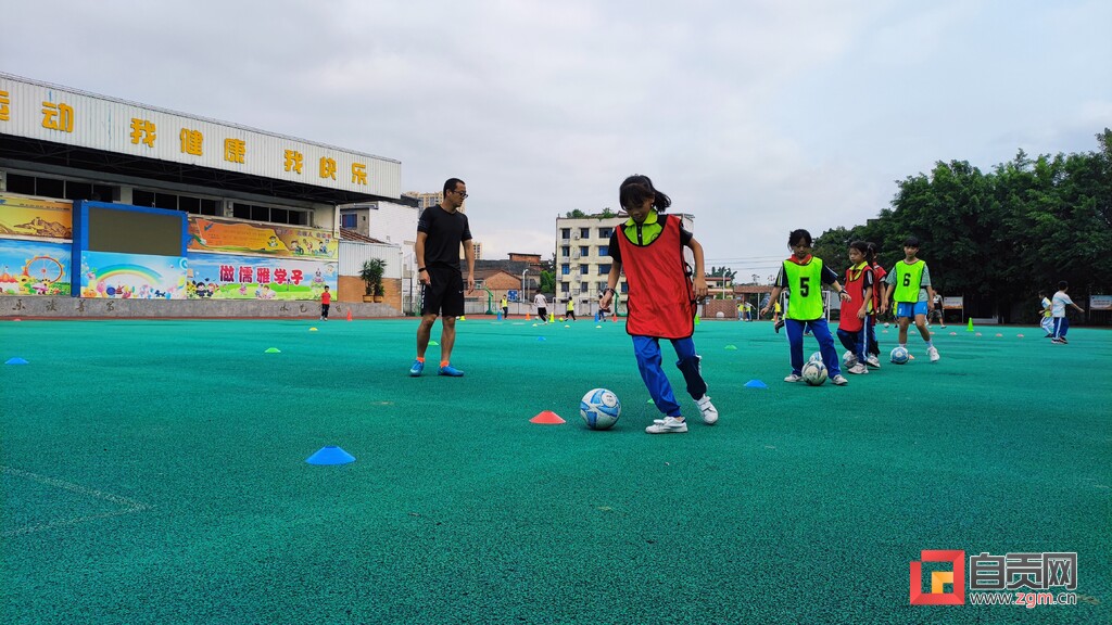 建设“第二课堂”呵护未成年人健康茁壮全面成长——富顺县深入推进乡村学校少年宫建设见闻