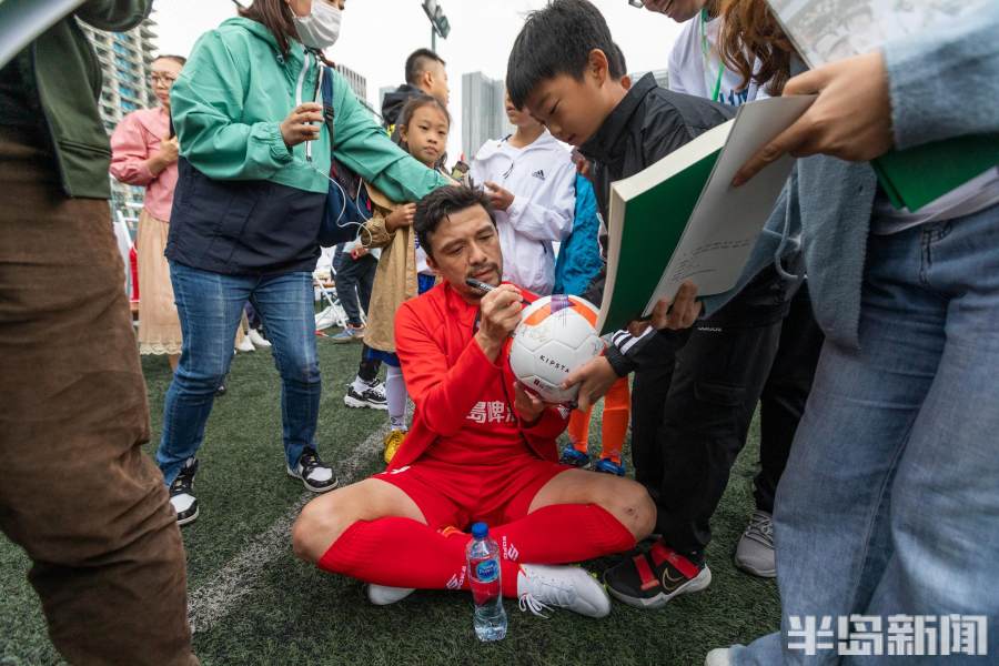 绿茵场上追梦想的下一句,绿茵场上冲刺防守