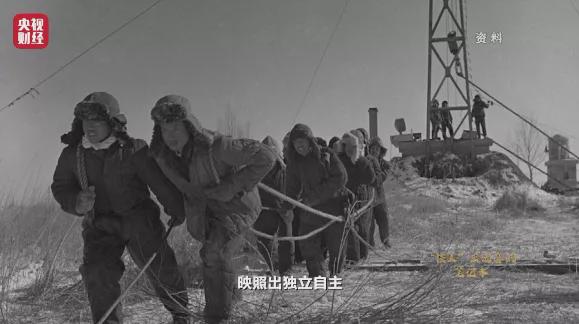 《红色财经·信物百年》第八十集丨揭秘“铁人”王进喜的笔记本！苦战三年，把中国“贫油”的帽子甩进太平洋