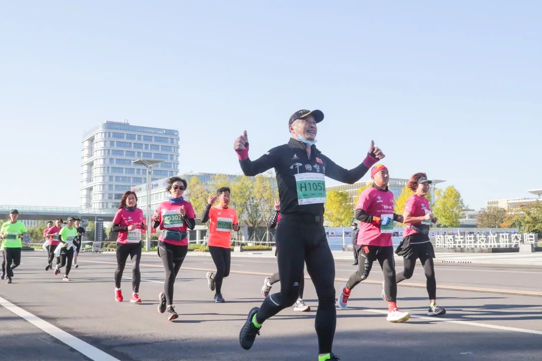 滨州黄河国际马拉松比赛,2019滨州黄河风情带马拉松赛开跑