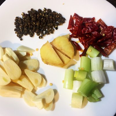 香辣虾辣不辣,香辣虾一荤一素