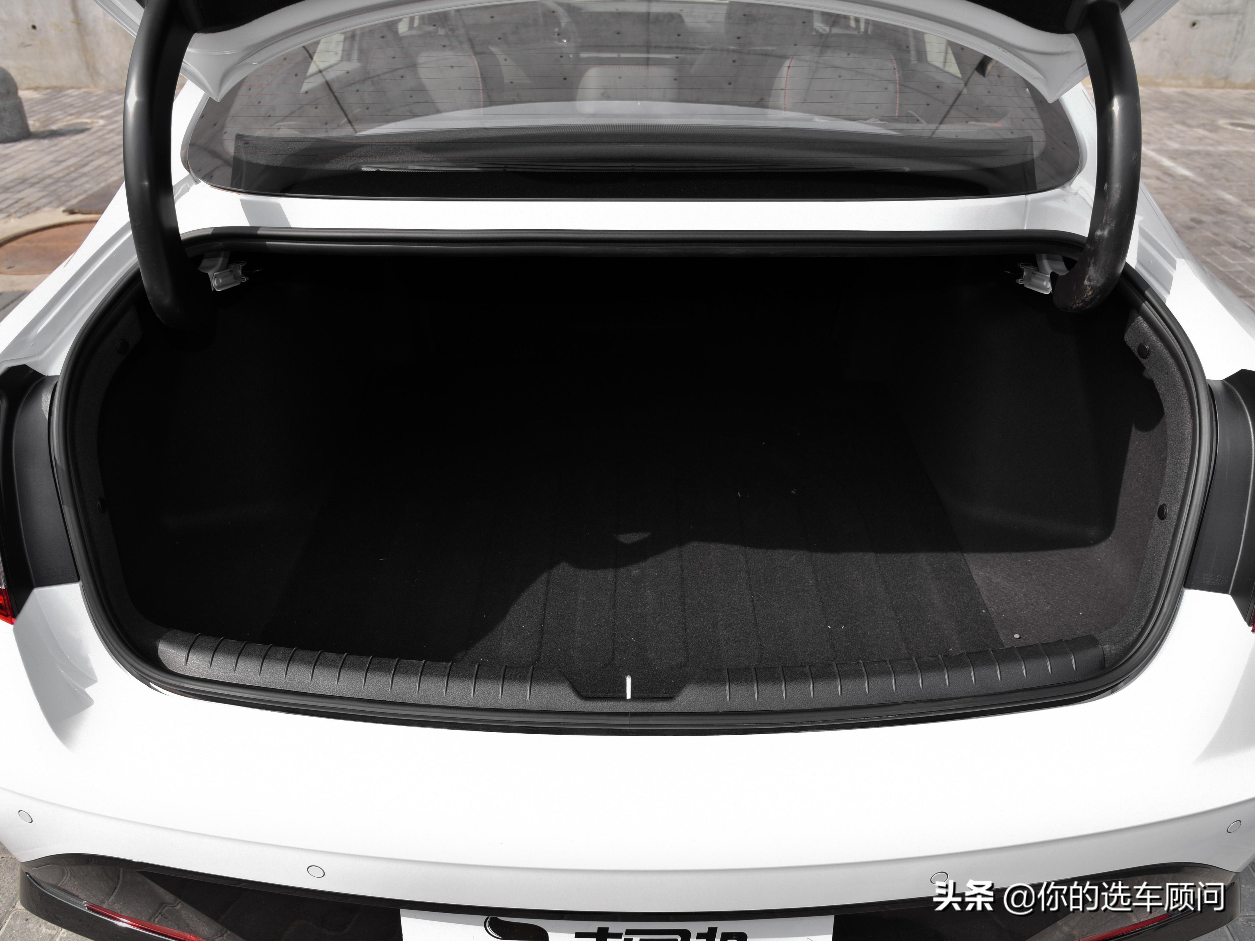 大马力汽车油耗高吗,堪称最廉价中级车现代索纳塔