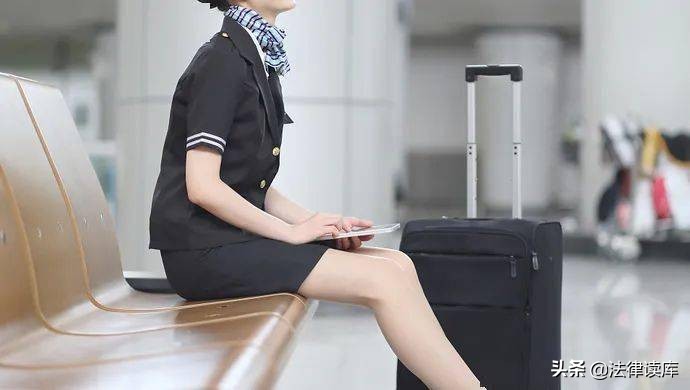 上海一空姐骗900万,上海空姐骗巨款事件视频