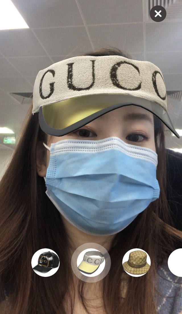 好久不逛实体店了出来试衣服,不去实体店试衣服