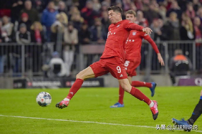 拜仁3-0战胜巴萨球迷反应,拜仁4-0莱万集锦