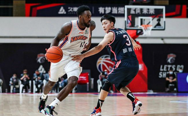 杜锋盯人防守艾伦,杜锋教大鸟防赵睿