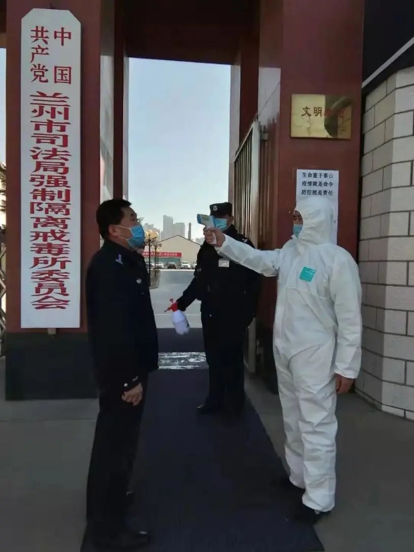 武汉这几天的感人瞬间图片,武汉这几天的感人瞬间