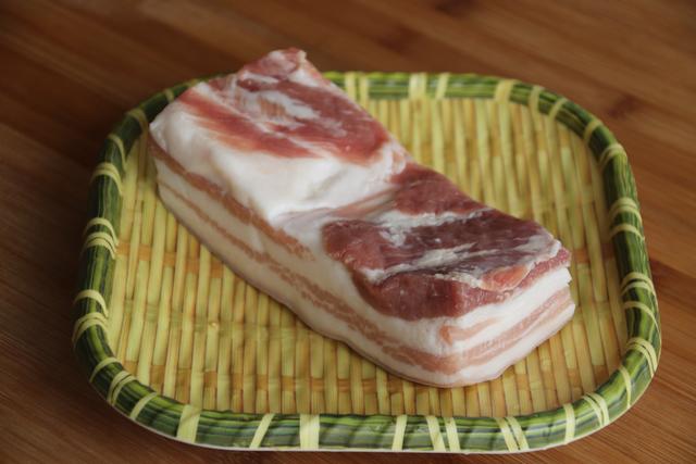 吃不完的猪肉放冰箱哪里,吃不完的五花肉不要扔