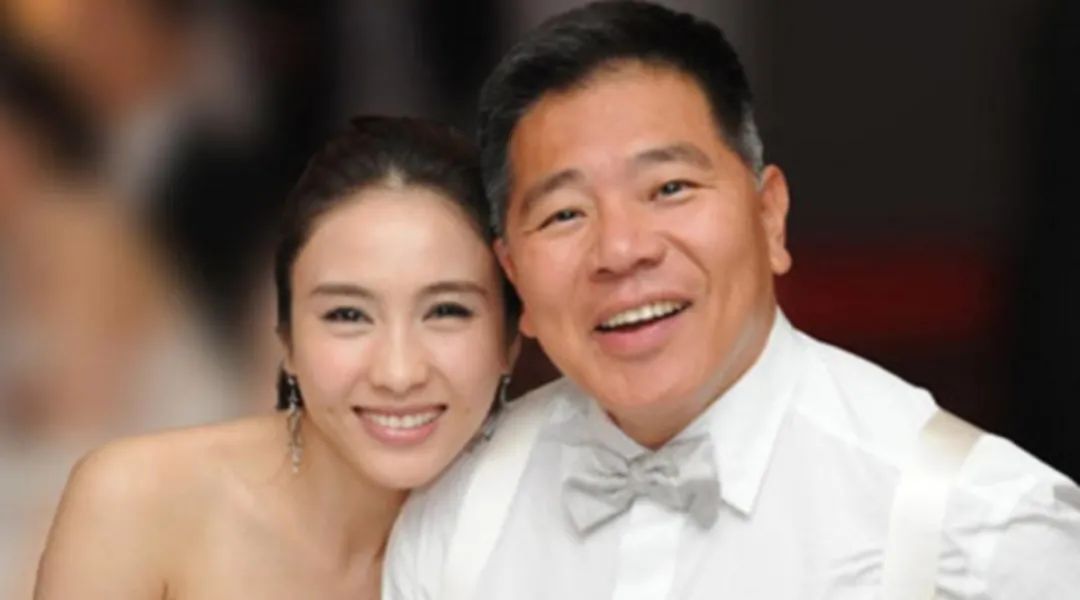 罗美薇是罗明珠吗,罗明珠葬礼罗美薇