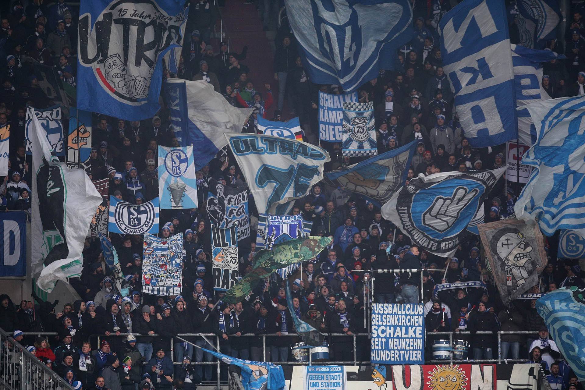 沙尔克04降到德丙了吗,沙尔克04面临降入德丙联赛