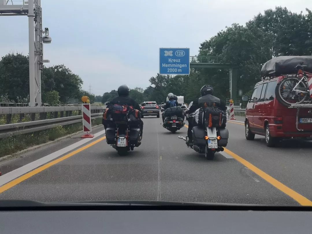 去德国跑无限速高速是什么感受？