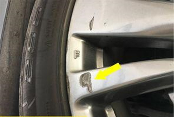 二手车市场买车怎么才不被坑,买二手车找专业人士验车不会被坑