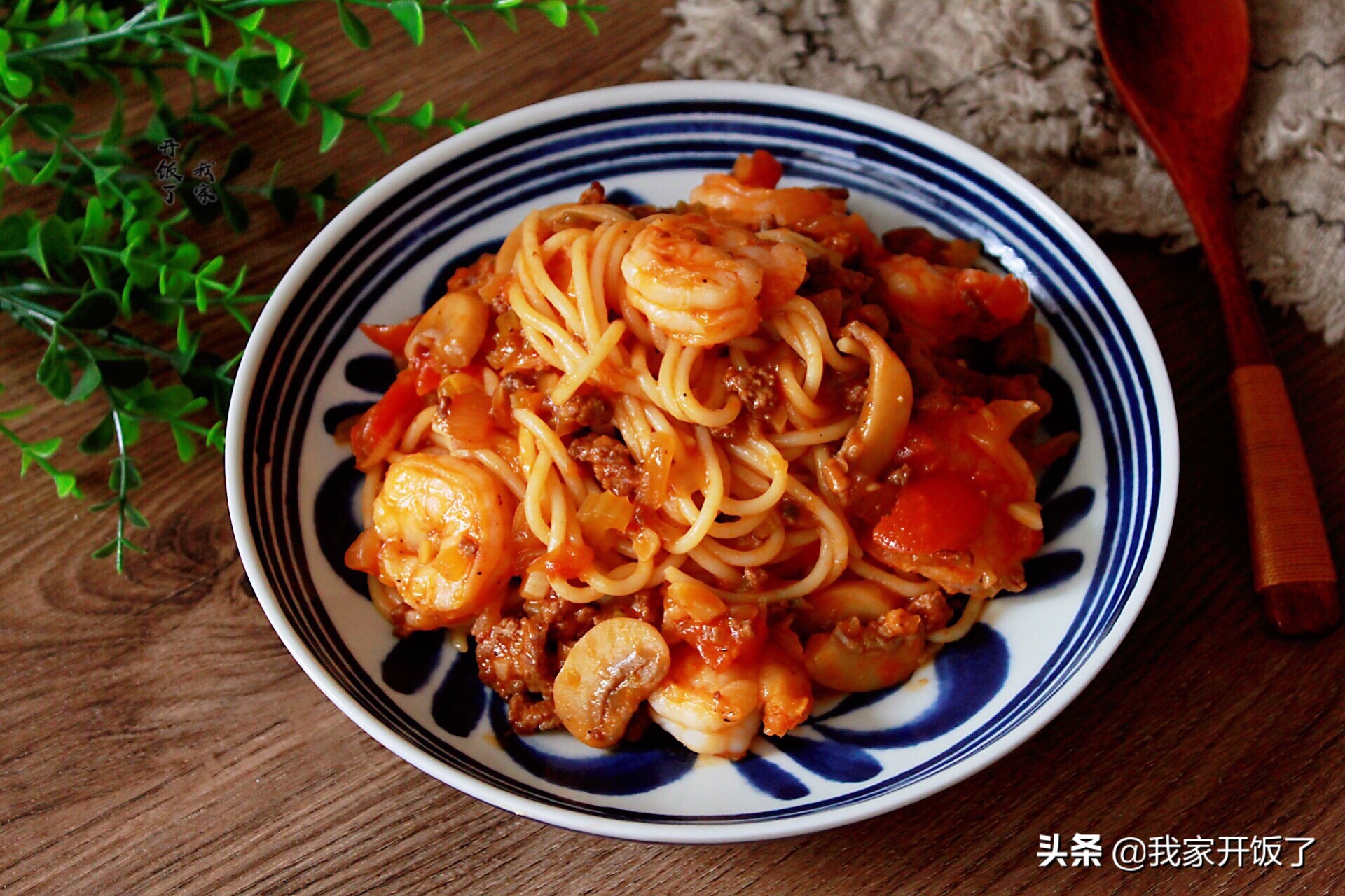 操作简单风味炸酱面,教做炸酱面的方法