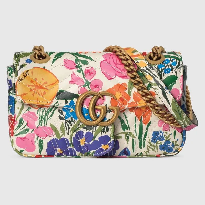 也太时髦了吧，怪不得女明星人手一只