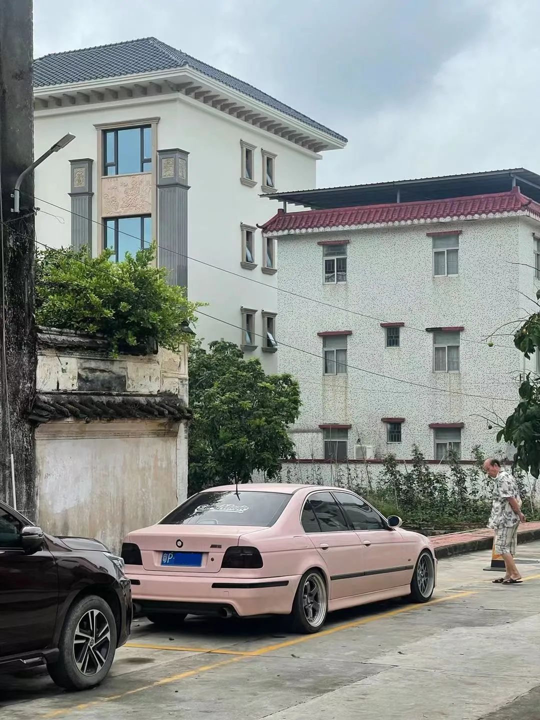 10多年的宝马5系还值得买吗,十年前的宝马5系值得买吗