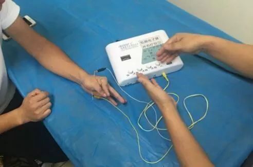 杨永信的网戒学校关门了,可孩子的噩梦醒了吗?