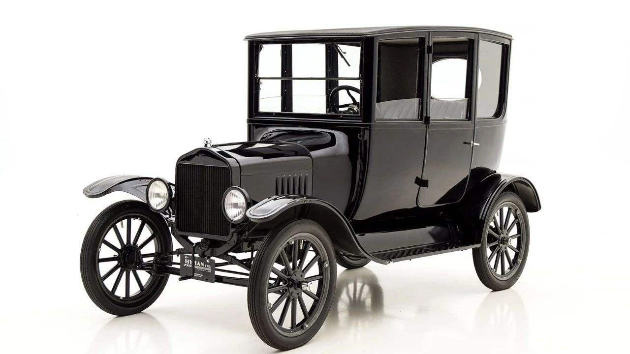 1分钟带你了解各种车灯的区别,涨知识聊一聊汽车车灯的发展史