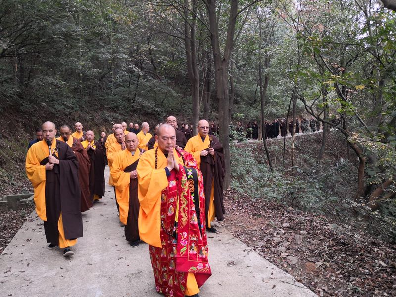 洞庭湖中一寺院举办“走禅路，忆初心原始禅修活动