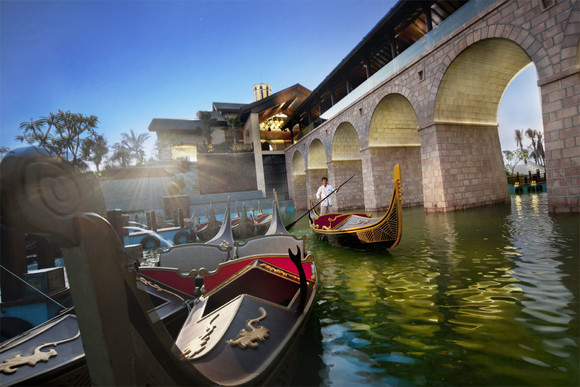 去三亚自由行住酒店还是民宿,去三亚旅游住哪最好