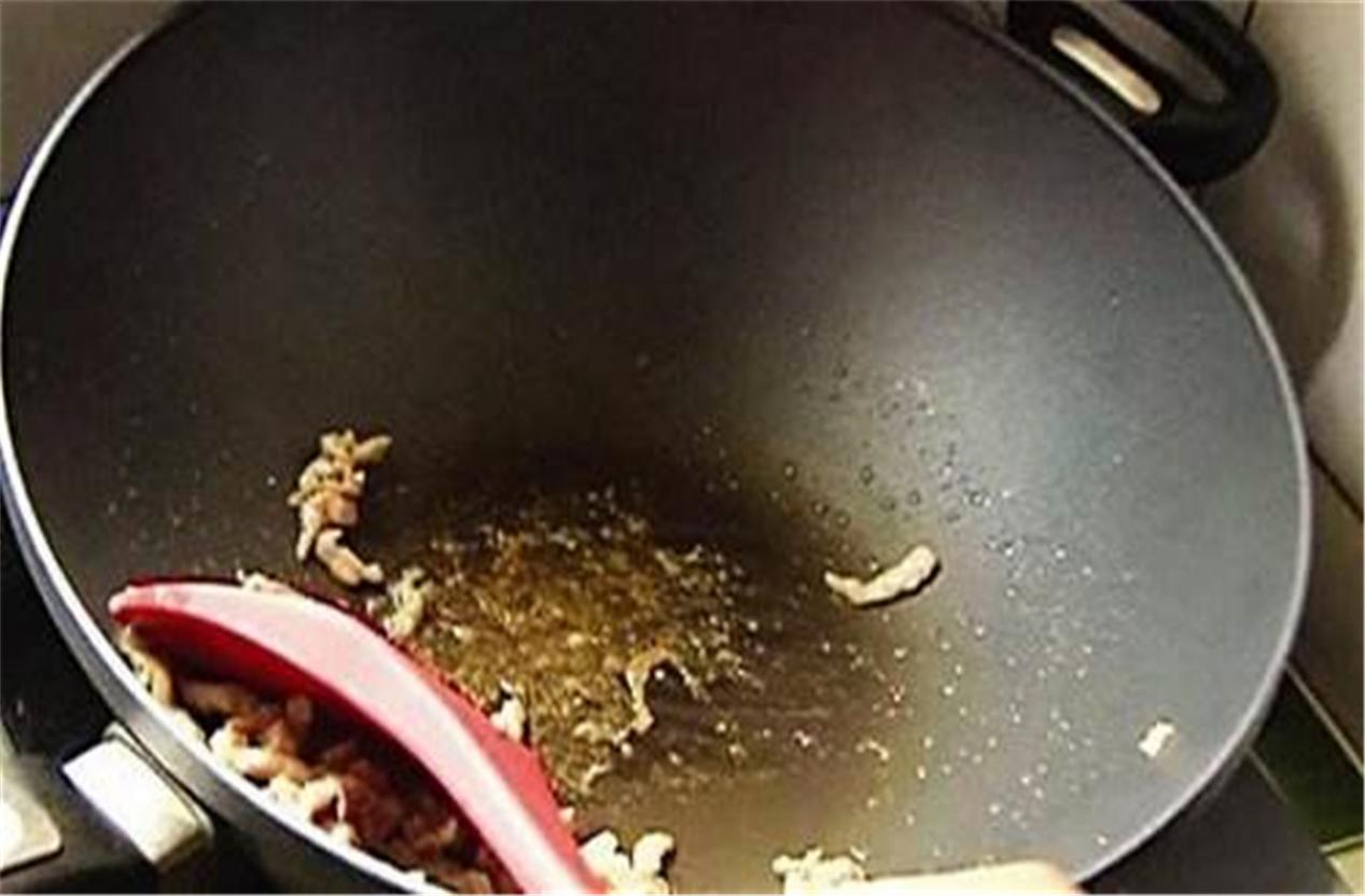 买回来的新锅怎么办,买回来的新锅要擦油吗