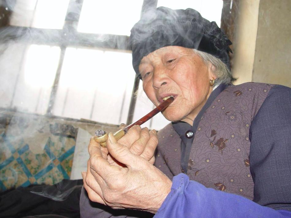 为什么老外不敬烟,外国人有敬烟习惯