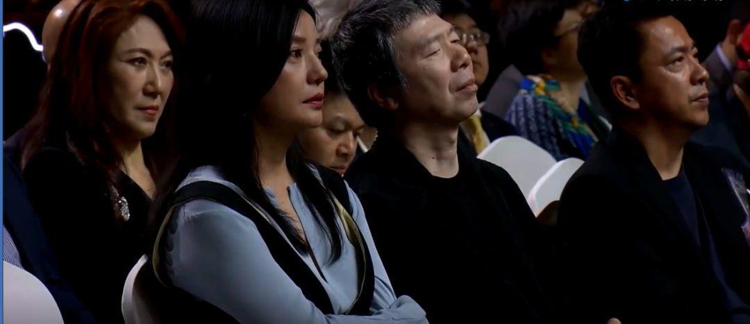 被禁十年他还是学不会弯腰