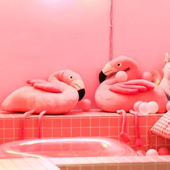 双色的双层小店，晚上有满天星星，呆足一天也不够