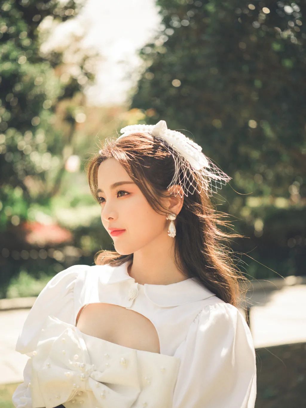 虞书欣说蝴蝶结是她的标志,虞书欣戴发箍