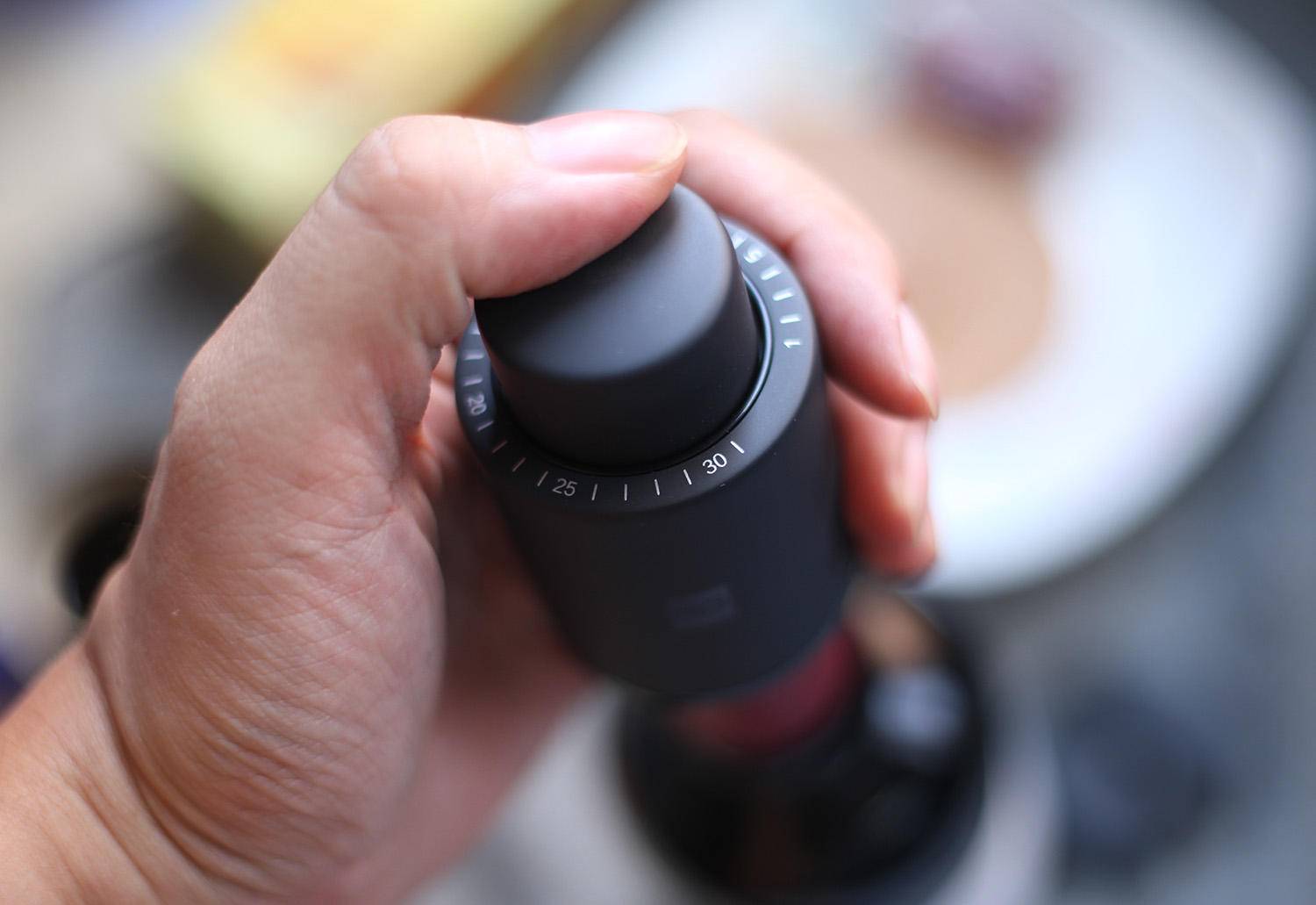 红酒开瓶器电动的好还是手动的好,红酒开瓶器手动电动哪款好