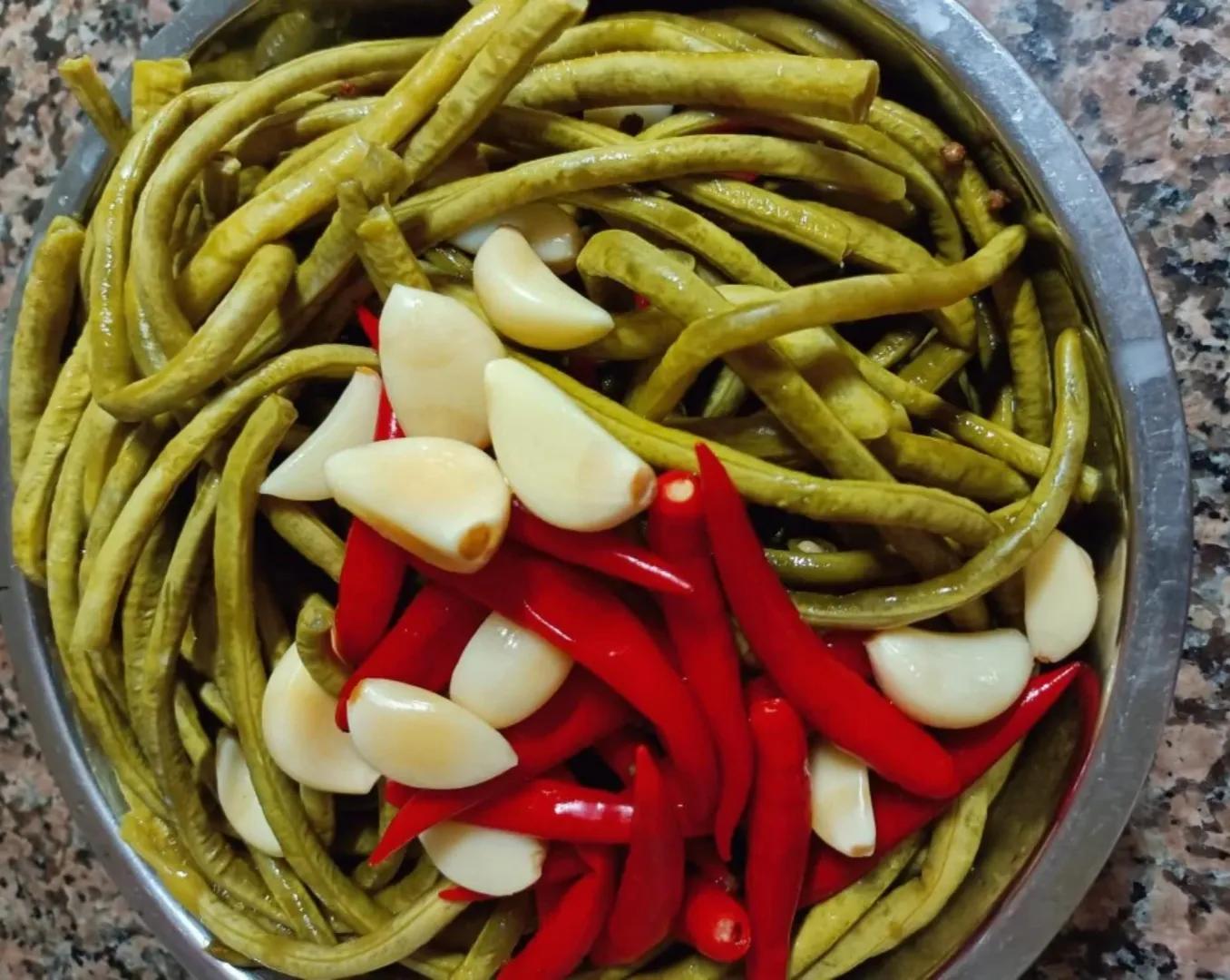 四川老坛青菜酸菜的腌制方法,四川老坛泡酸菜的正宗做法