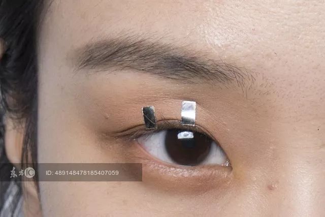 鞠婧祎李艺彤honey舞台,鞠婧祎港风复古妆容