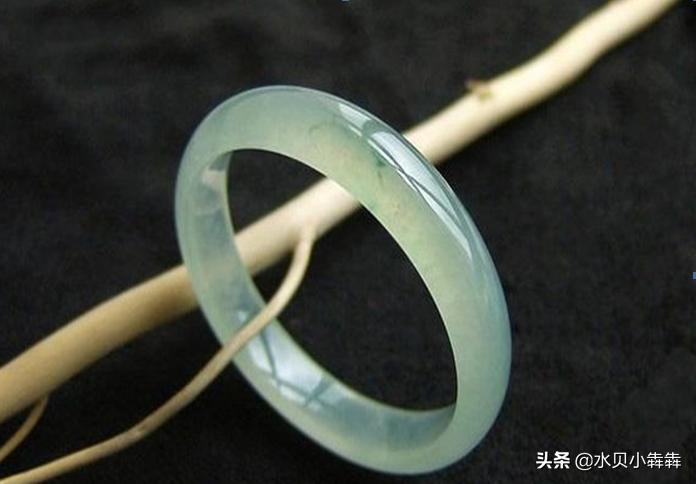 最好的冰种蓝色翡翠,通透糯冰种翡翠