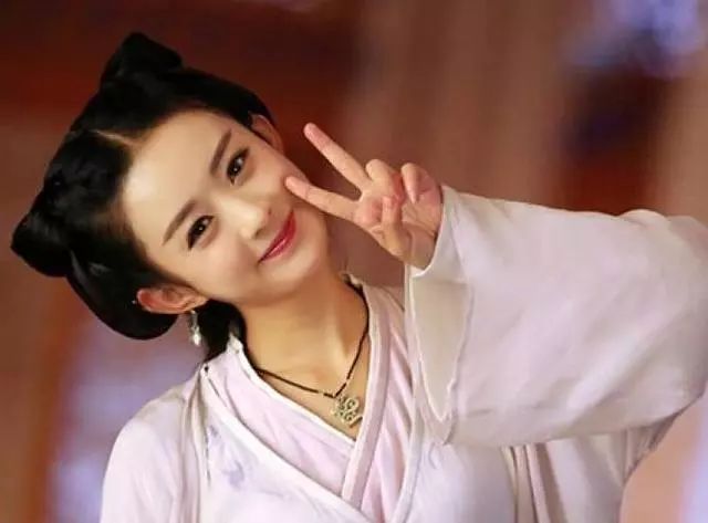 20岁杨超越一年收入,杨超越巅峰时期的收入