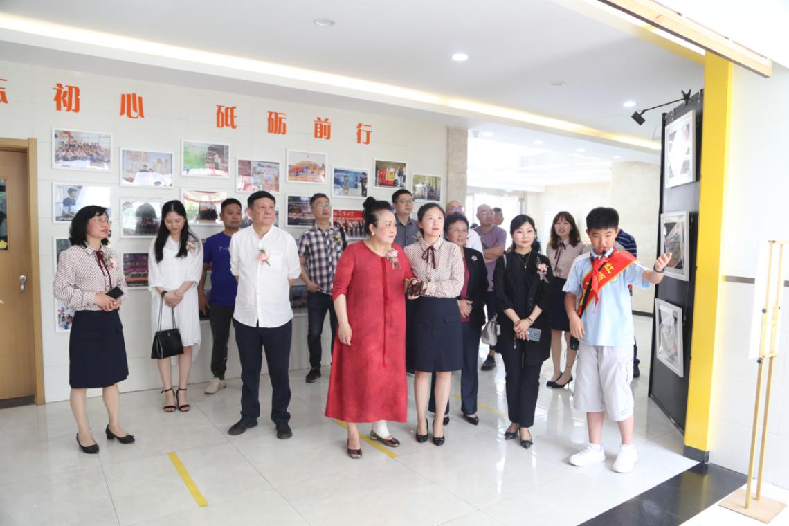 缤纷童年童心向党绘画手工,缤纷六一五彩童年绘画