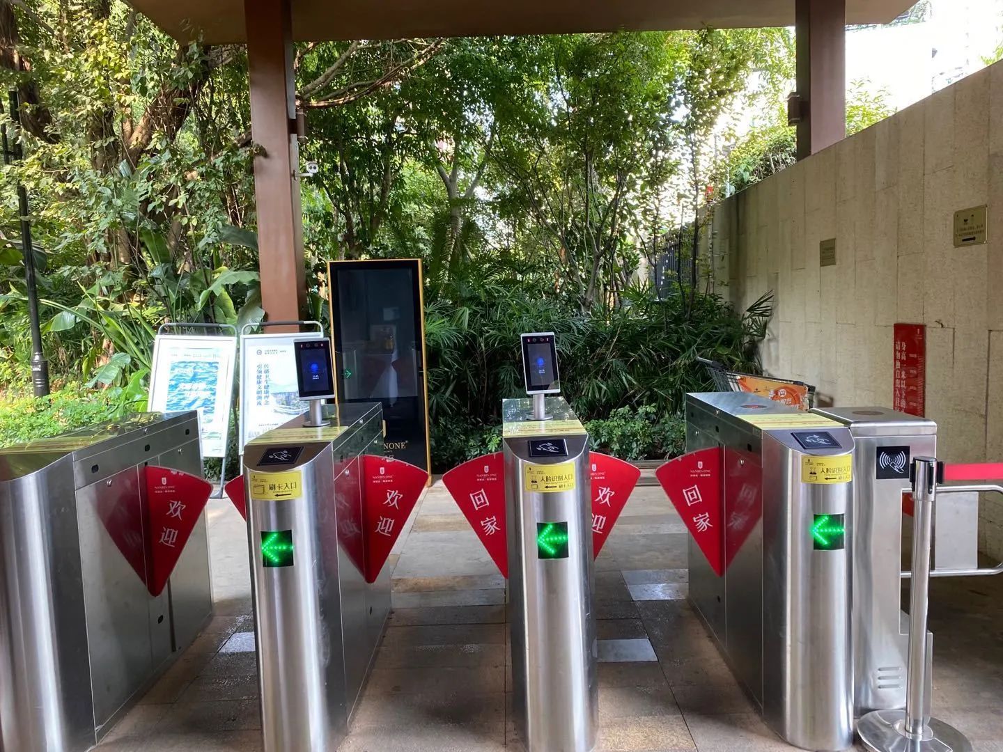 重庆南滨路最好的房子,重庆南滨路三大神盘惊现烂尾楼