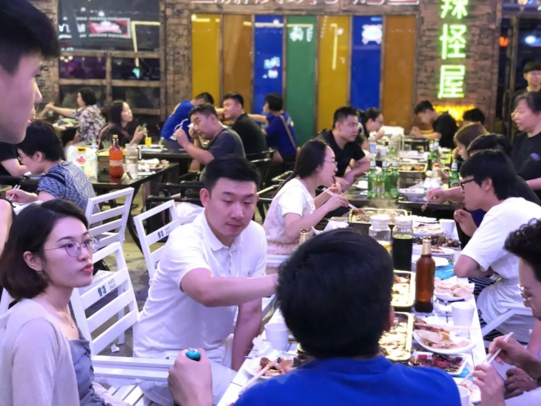 天津奥城夜市最新视频,天津奥城现在有夜市么