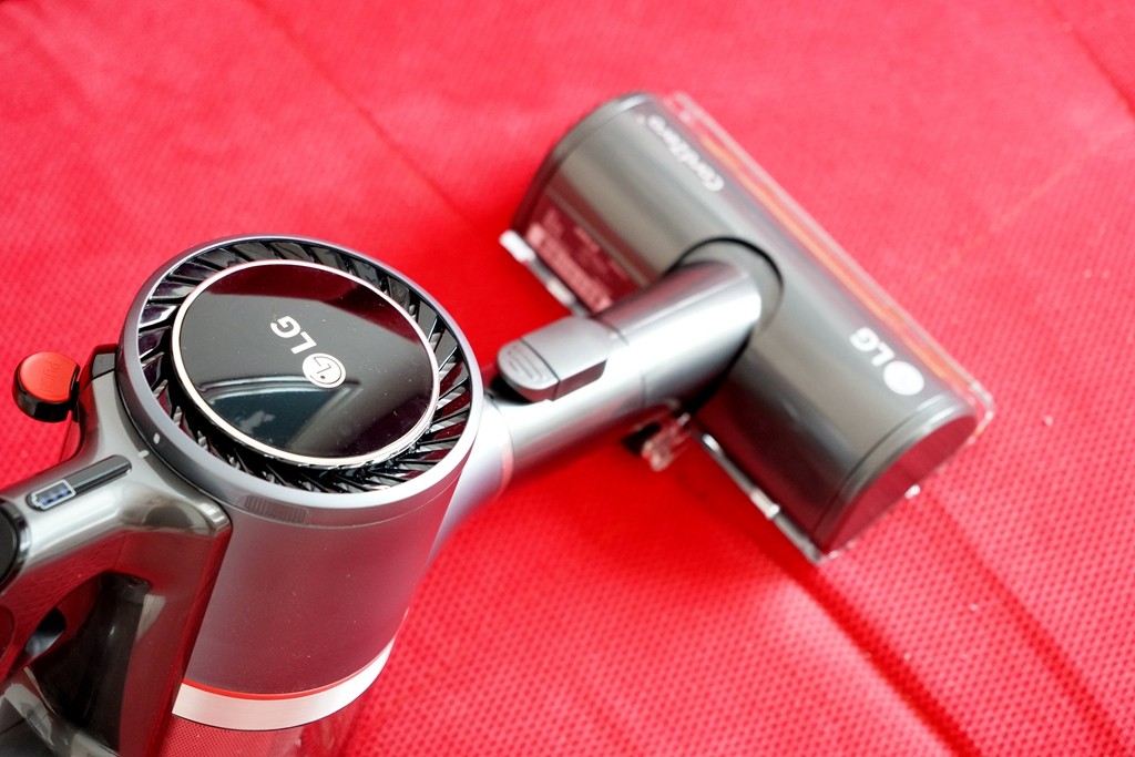 从脏到干净打扫房间的视频全过程,从天花板到床腿打扫卫生